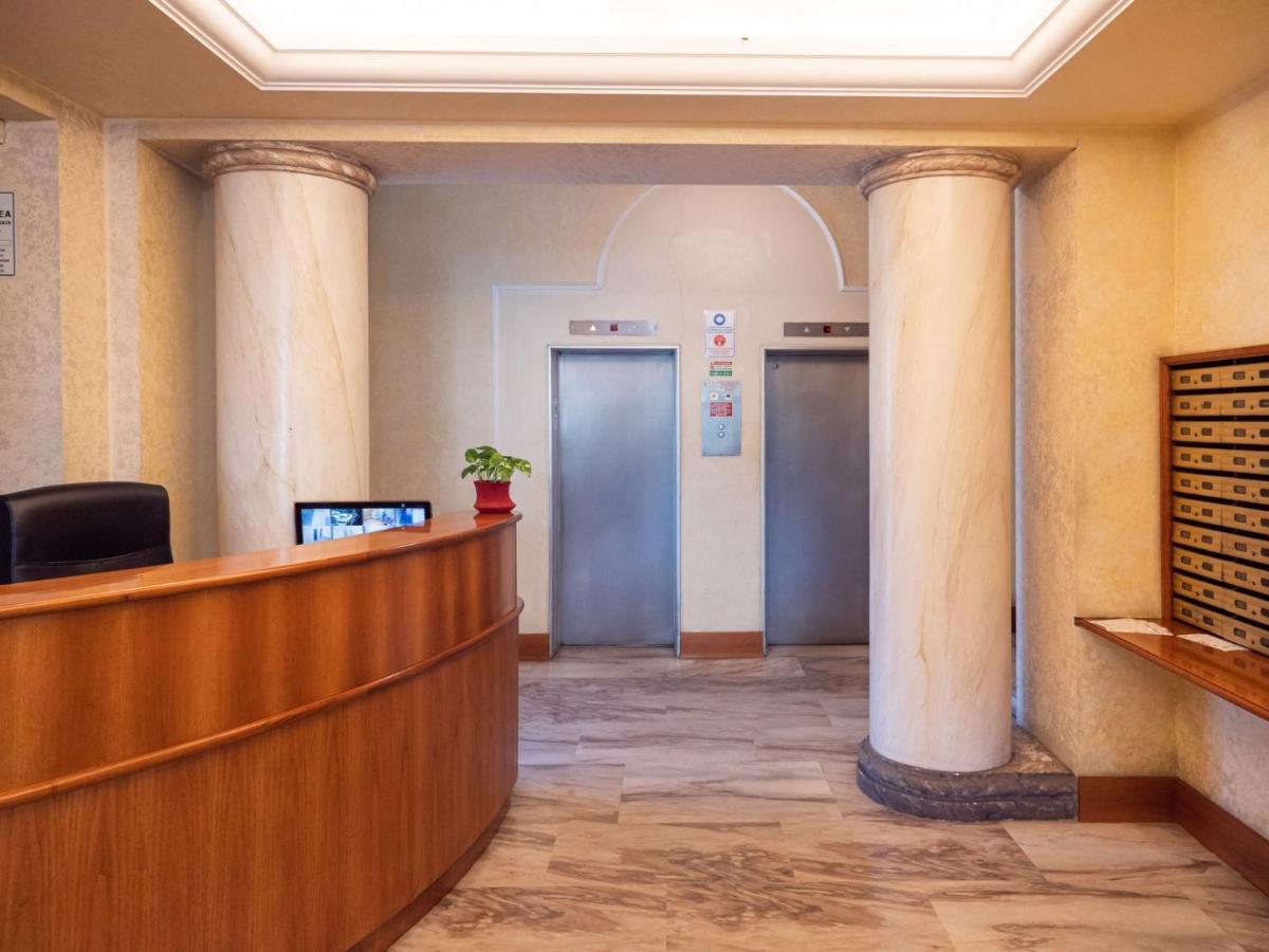 The Best Rent - Spacious One-Bedroom Apartment In Moscova District Милано Екстериор снимка