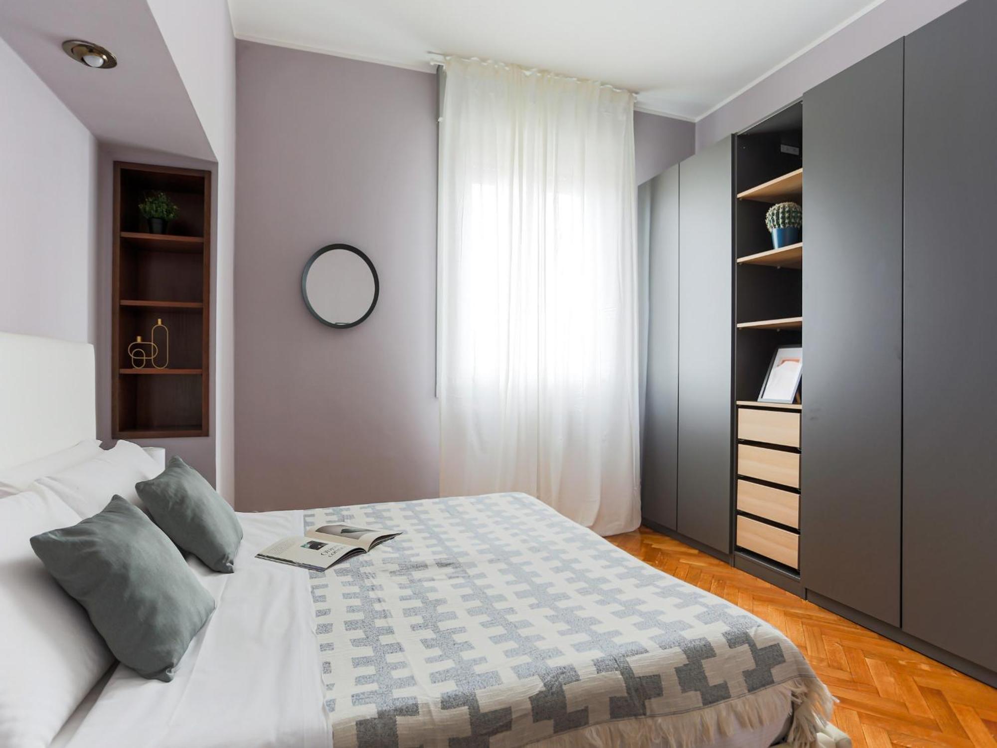 The Best Rent - Spacious One-Bedroom Apartment In Moscova District Милано Екстериор снимка